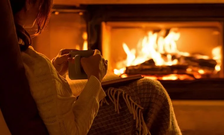 Moment cocooning avec tisane pour une détox douce en hiver